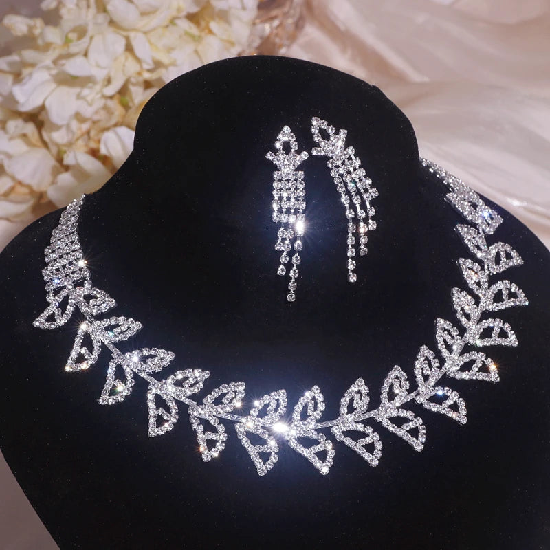 Sparkling Rhinestone Necklace Earrings Set for Women Silver Color Elegant Crystal Choker Necklace Bridal Wedding Jewelry Set