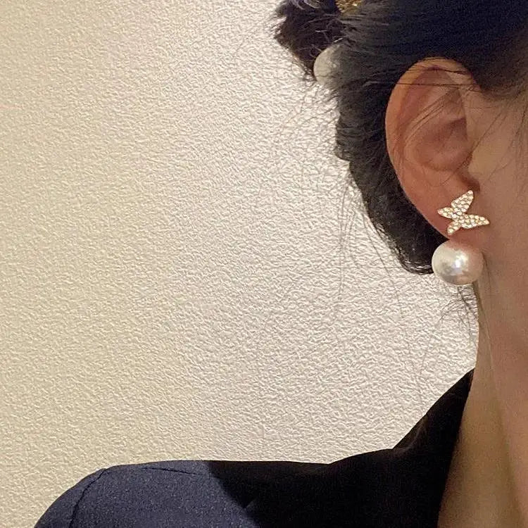 Fashion Gold Color Claws Stud Earrings with Crystal Rhinestone Design Unusual Earrings Versatile Accessories Women 2024 Jewelry