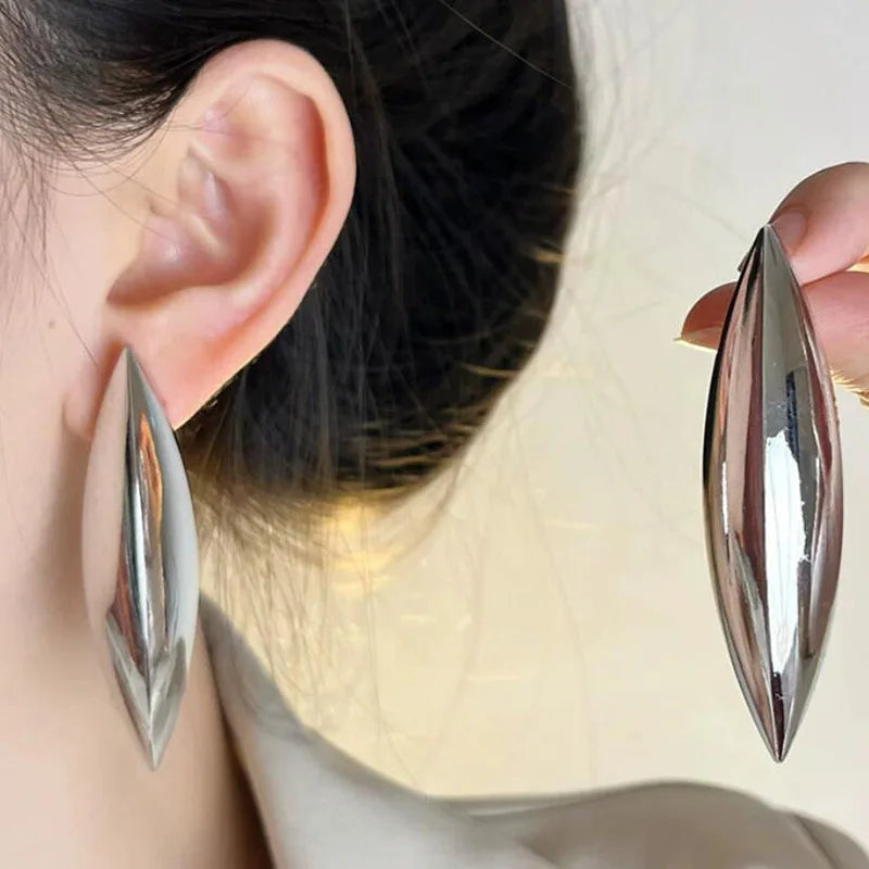 Vintage Exaggerated Metal Conical Smooth Plain Long Stud Earrings for Women Light Luxury Fashion Geometry Earrings Jewelry 2024