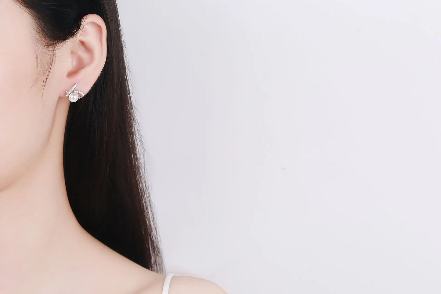 S925 Sterling Silver Heart-shaped Flawless Freshwater 7mm Pearl Moissanite Earrings for Women