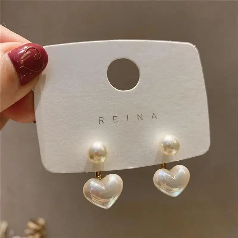 Fashion Gold Color Claws Stud Earrings with Crystal Rhinestone Design Unusual Earrings Versatile Accessories Women 2024 Jewelry