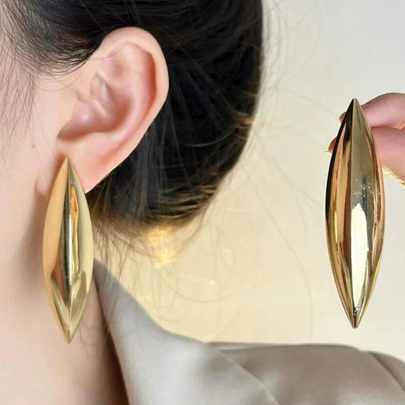 Vintage Exaggerated Metal Conical Smooth Plain Long Stud Earrings for Women Light Luxury Fashion Geometry Earrings Jewelry 2024