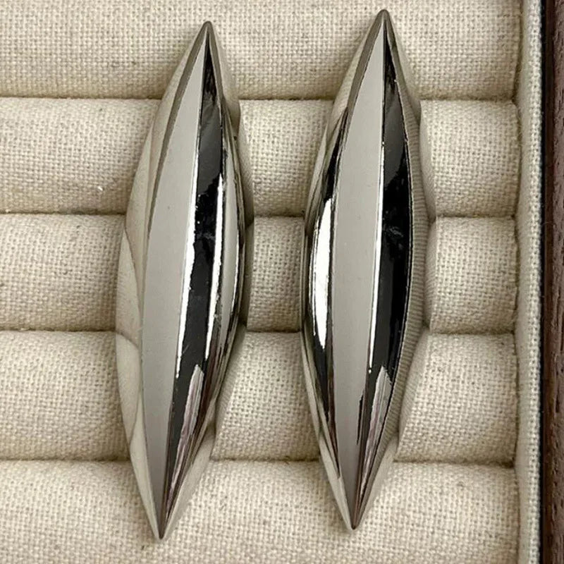 Vintage Exaggerated Metal Conical Smooth Plain Long Stud Earrings for Women Light Luxury Fashion Geometry Earrings Jewelry 2024