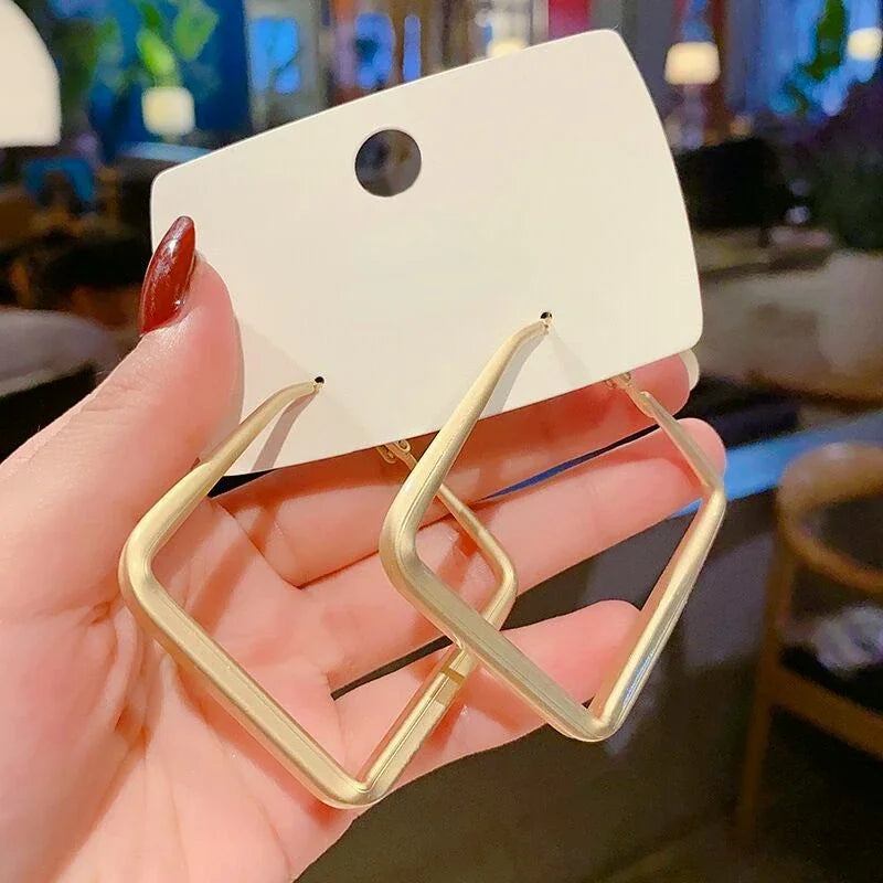 New Geometric Metal Earrings Women's Irregular Big Square Earrings Femme Hoop Earrings Fashion Jewelry Gift Pendientes 2024