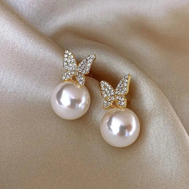 Fashion Gold Color Claws Stud Earrings with Crystal Rhinestone Design Unusual Earrings Versatile Accessories Women 2024 Jewelry