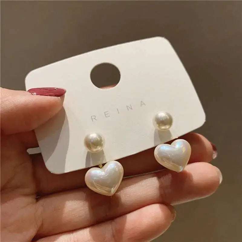 Fashion Gold Color Claws Stud Earrings with Crystal Rhinestone Design Unusual Earrings Versatile Accessories Women 2024 Jewelry