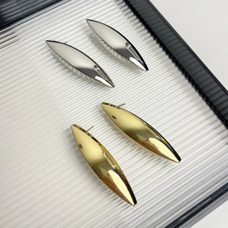 Vintage Exaggerated Metal Conical Smooth Plain Long Stud Earrings for Women Light Luxury Fashion Geometry Earrings Jewelry 2024