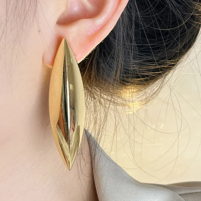 Vintage Exaggerated Metal Conical Smooth Plain Long Stud Earrings for Women Light Luxury Fashion Geometry Earrings Jewelry 2024